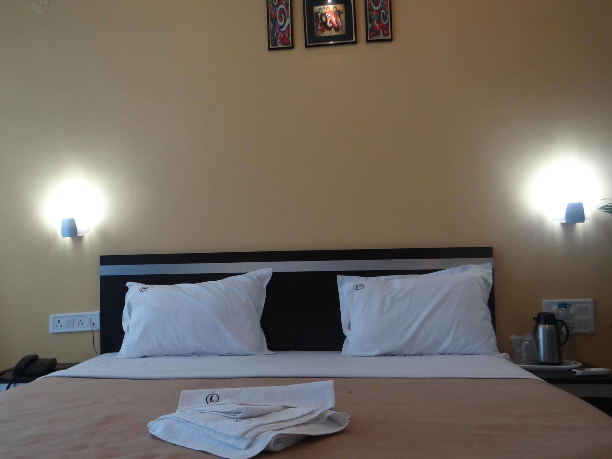 Linear Inn Indore Luaran gambar